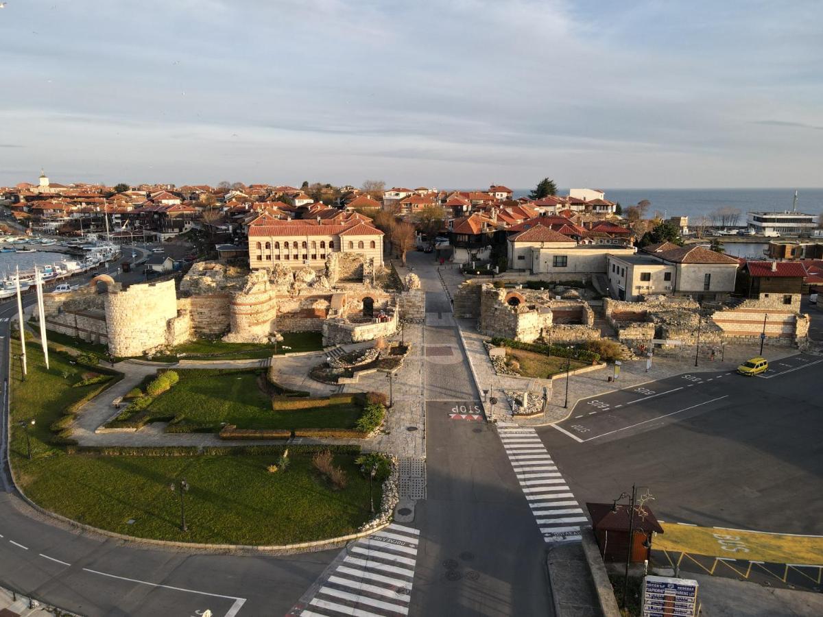 Family Hotel Lebed Nesebăr Exterior foto