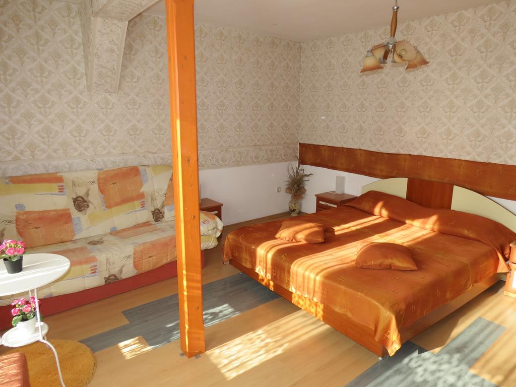 Family Hotel Lebed Nesebăr Cameră foto