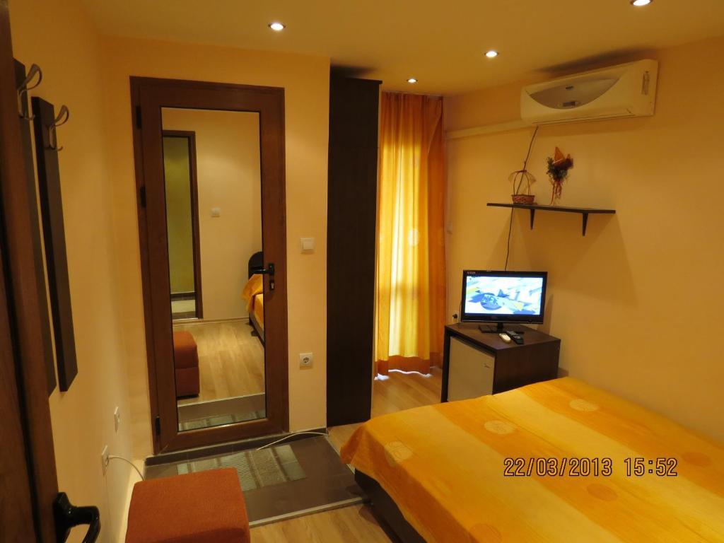 Family Hotel Lebed Nesebăr Cameră foto